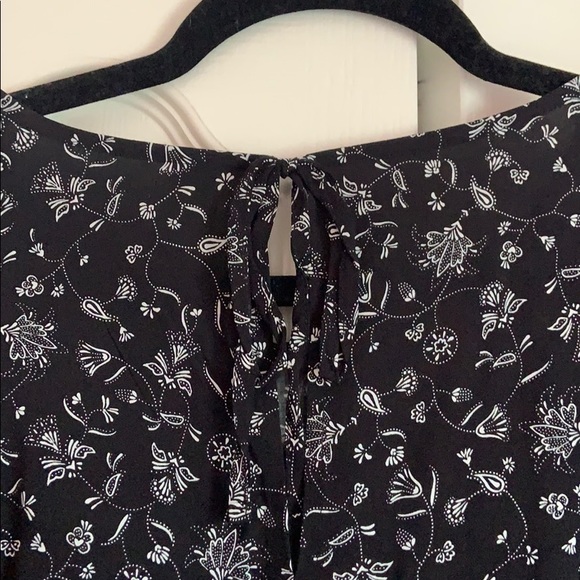 2/$25 Old Navy Printed Bell-Sleeve Dress - Picture 3 of 3